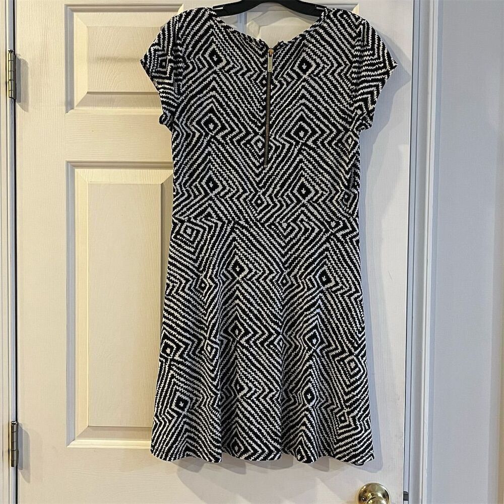 Michael Kors Women's M Black Geometric Fit & Flare Knee Length Dress - Picture 7 of 7